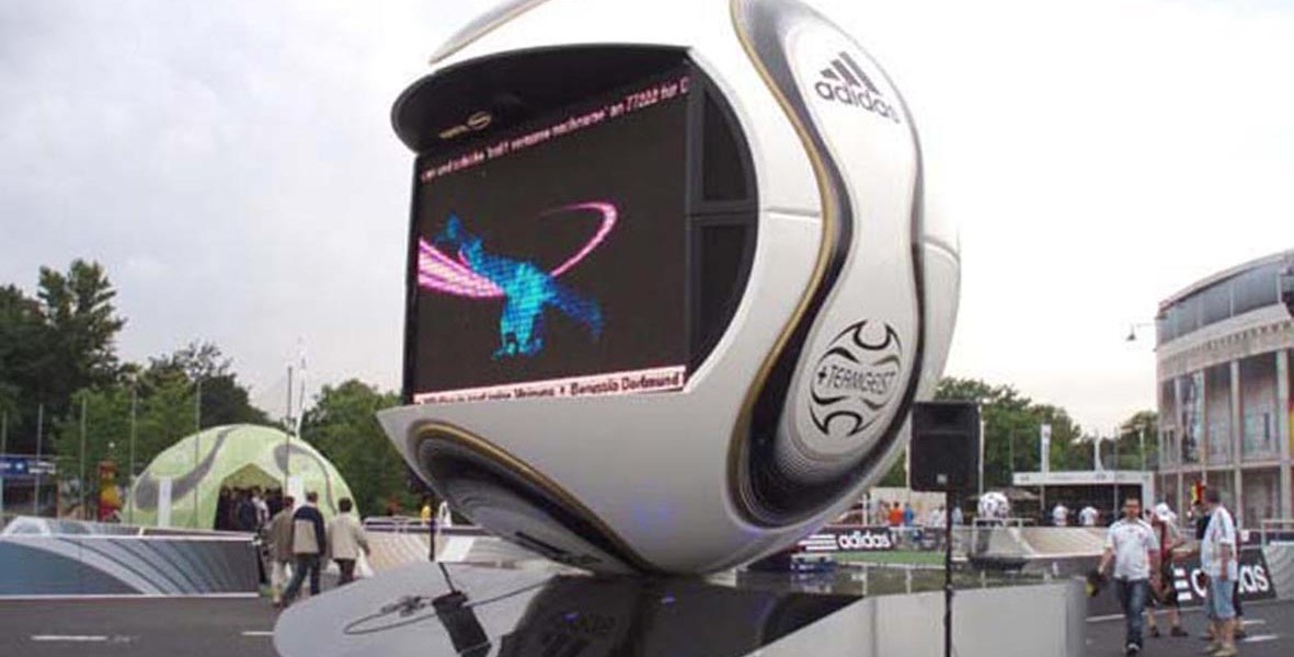 adidas + challenge Photo02